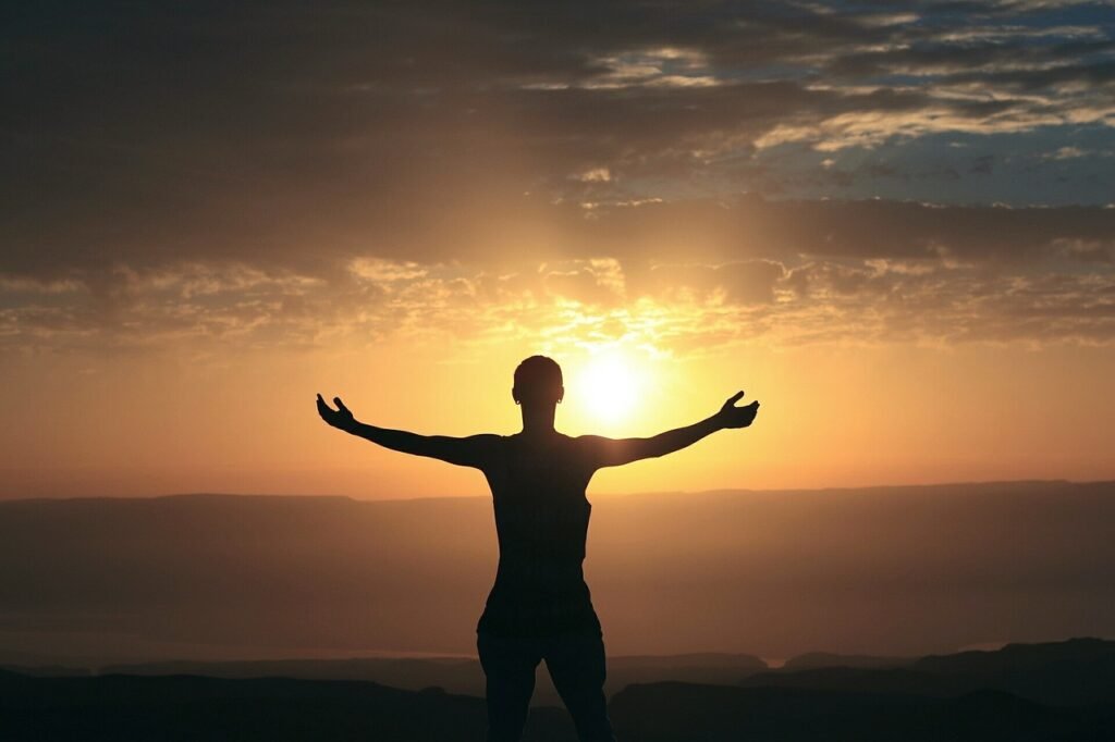 Agradecer Silueta de mujer al amanecer, modo agradecimiento